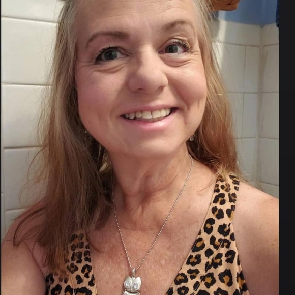 Meet your Posher, Sheri - Picture 1 of 2